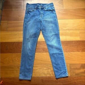 Size 4 Power Slim Straight Mid-Rise Old Navy Jeans!
